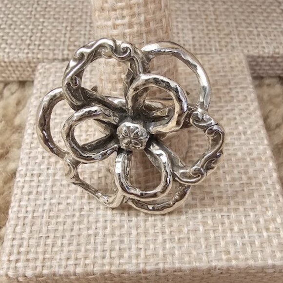 Silpada Jewelry - Silpada R2784 Flower Power Ring — Retired Openwork Design, Size 8